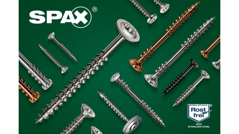 Diverse Produktbeispiele der SPAX Edelstahlschrauben auf grünem Hintergrund